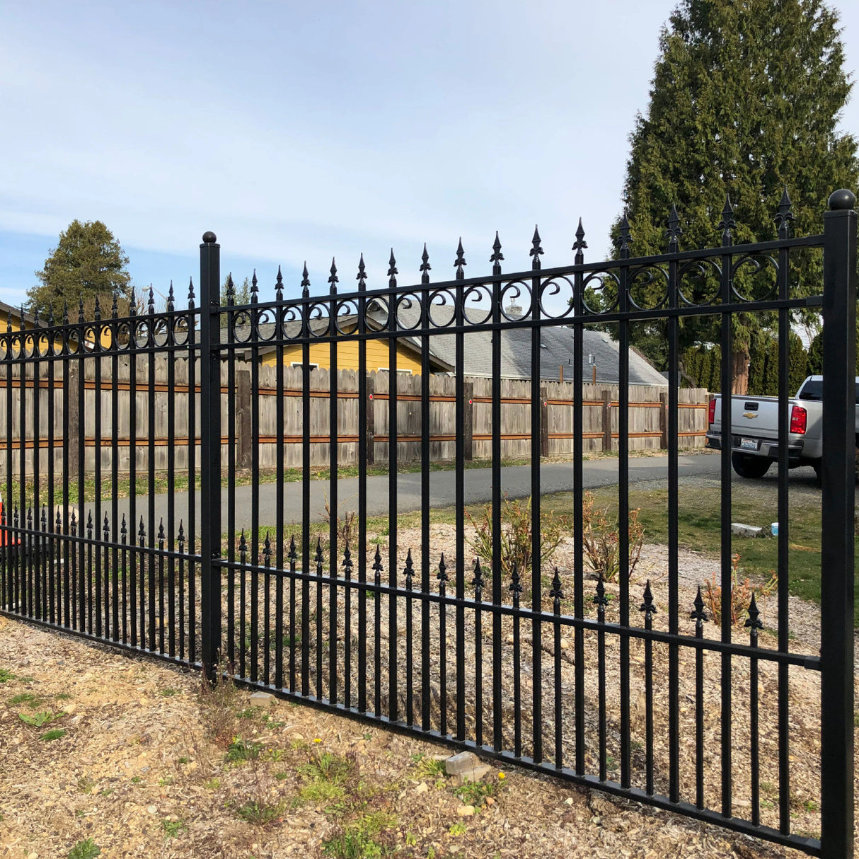 Aleko 2-Panel Fence Kit – PRAGUE Style – 8x5 ft. Each
