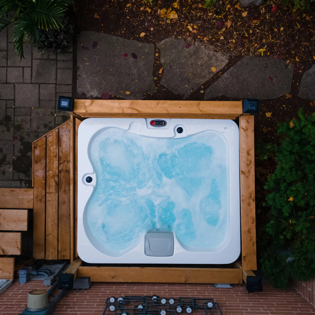 Canadian Spa Co. Manitoba 4-Person 15-Jet Portable Hot Tub KH-10127