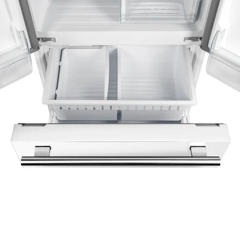FORNO Espresso Gallipoli 30" 17.5 Cu. Ft. Refrigerator with Ice Maker in White with Antique Brass Handles, FFFFD1974-31WHT