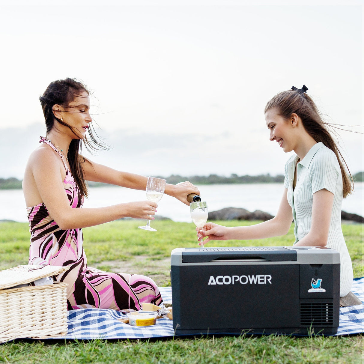 Mini Solar Powered Car Fridge Freezer, 19 Quarts