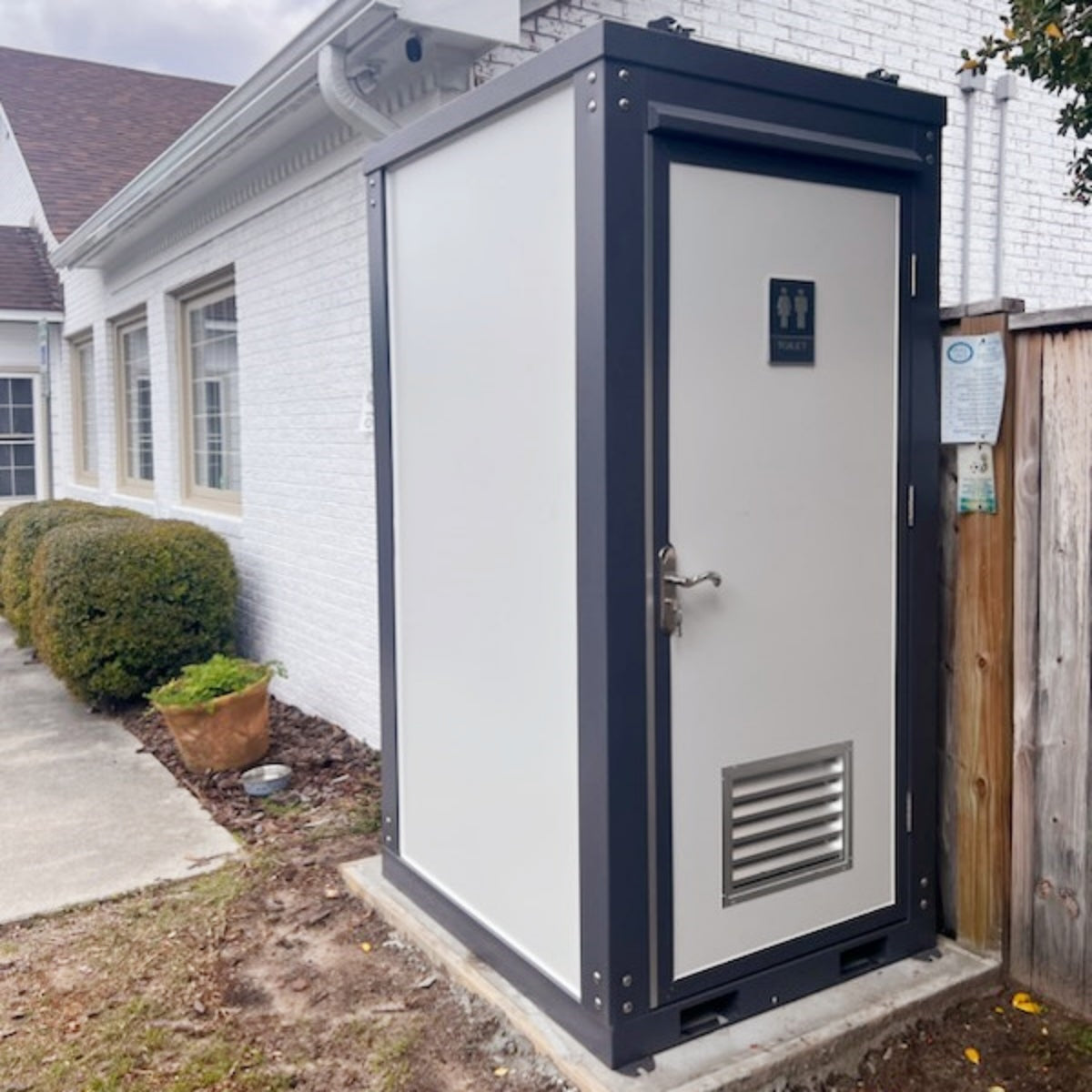 Portable Restroom w/ Sink