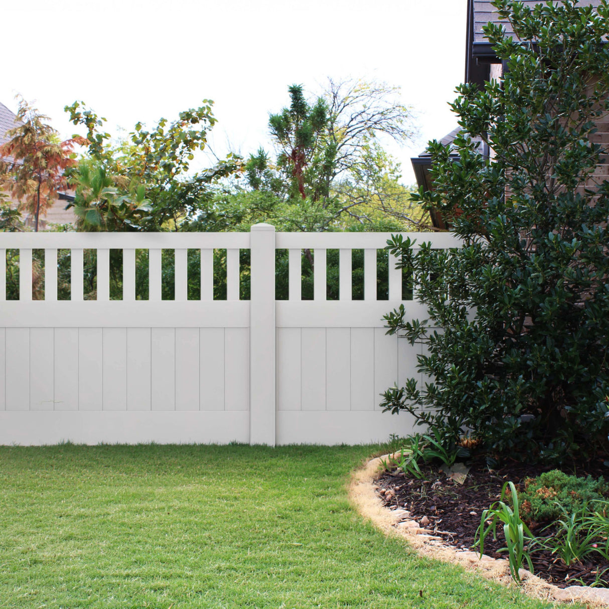 Aleko 6’ x 4’ Vinyl Semi-Private Fence – White - Denver Series