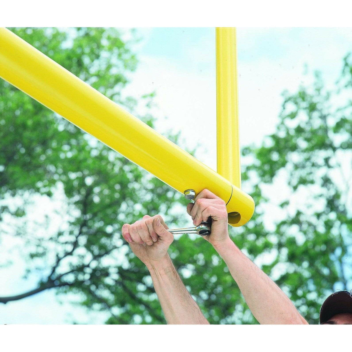 Bison 5-9/16″ Gooseneck College Football Goalposts (Pair)