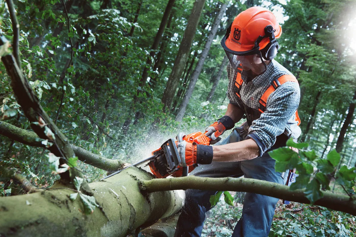 Husqvarna 555 Chainsaw