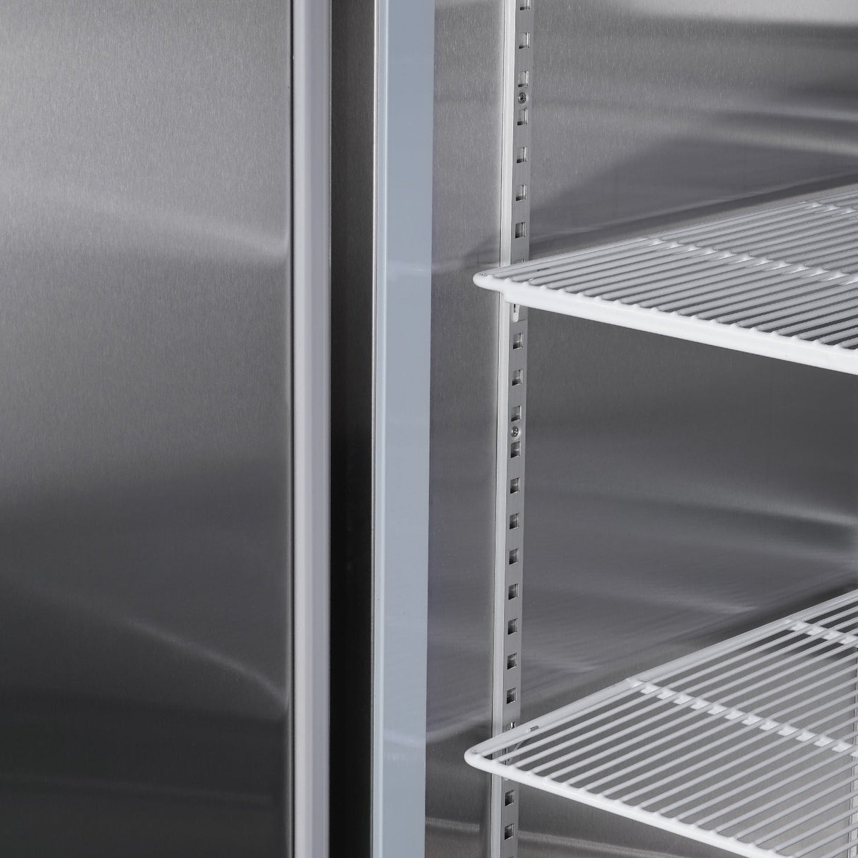 27"W Commercial Freezer 19 cu. ft. Single Solid Door Reach-In Freezer
