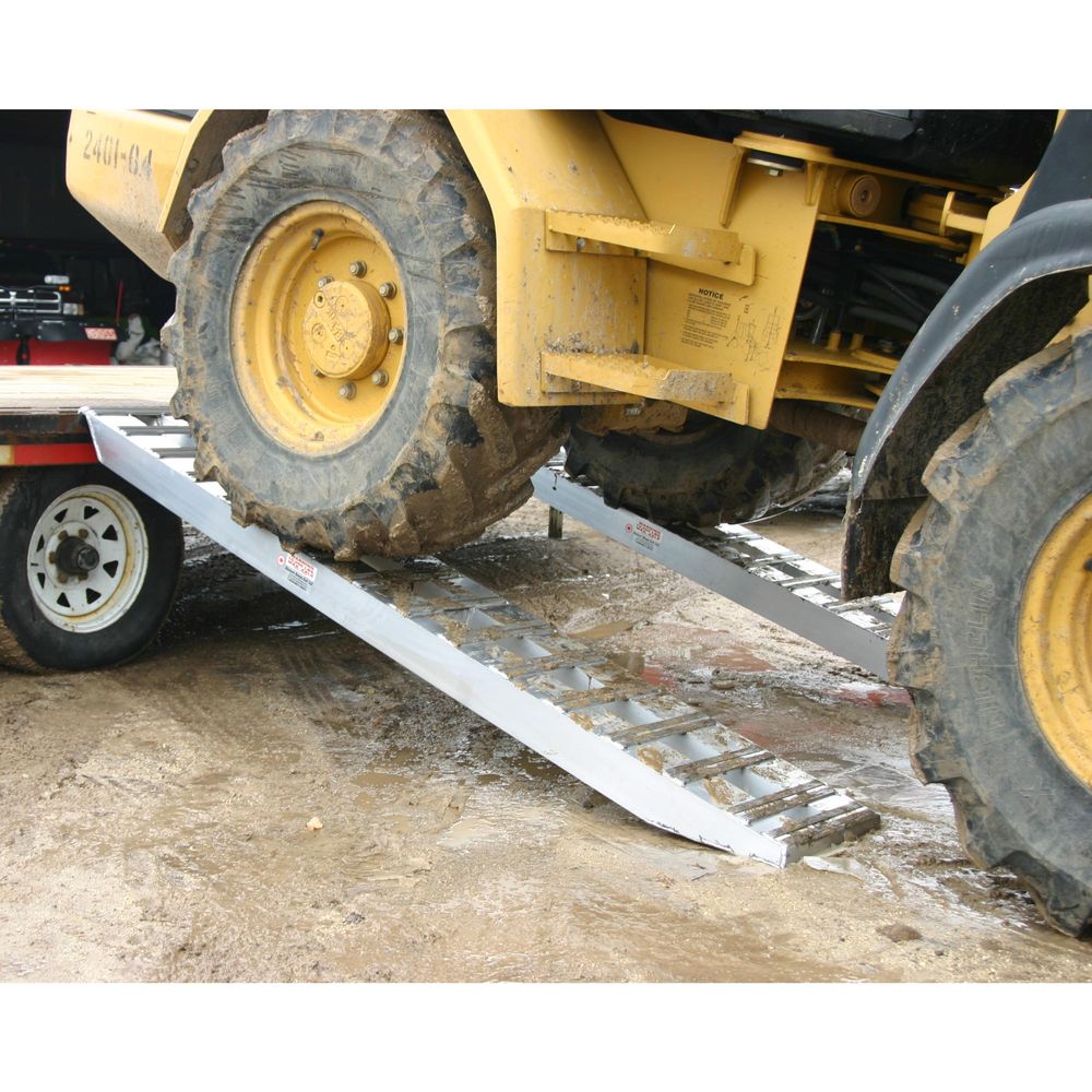 7' 6" L X 14' W Aluminum Car Trailer Ramps, Hook End, Stub Foot - 10,000 lb. Per Axle