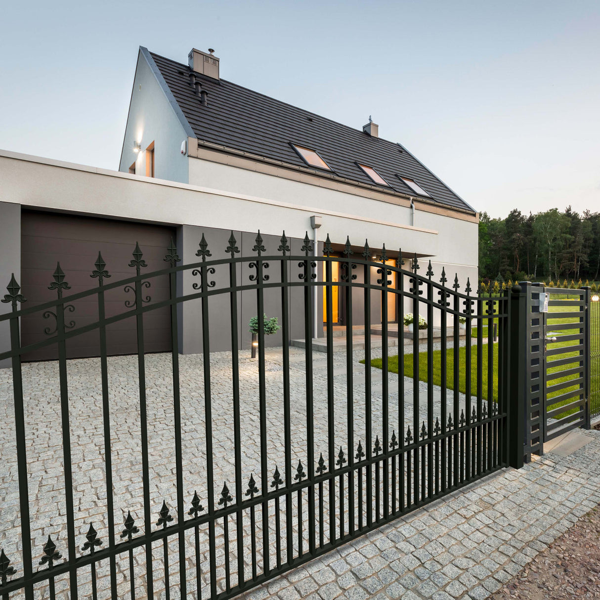 Aleko Steel Single Swing Driveway Gate - ST.LOUIS Style - 16 x 6 Feet
