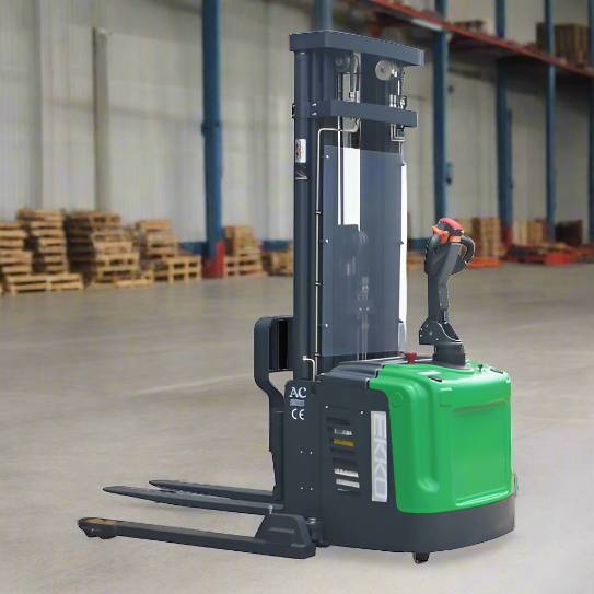 EKKO LithiumStraddle Stacker 4400 lb Cap., 189