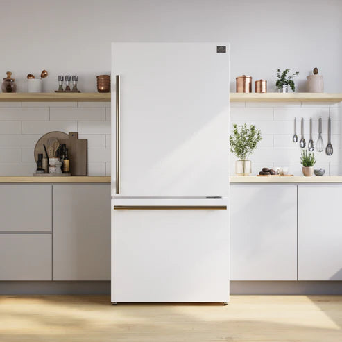 FORNO Espresso Milano 31" 17.2 cu. ft. Right Swing Refrigerator and Bottom Freezer in White with Antique Brass Handles, FFFFD1785-31WHT