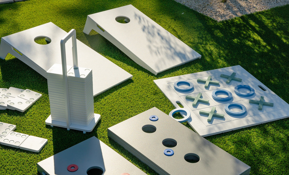 Ledge Lounger Cornhole