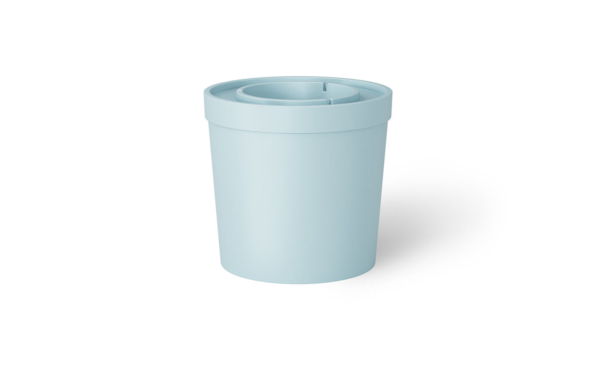 Ledge Lounger Signature Ice Basin