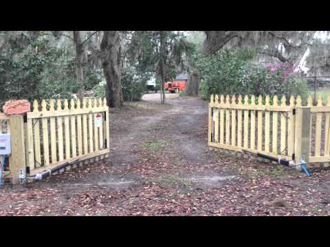Aleko Dual Swing Gate Operator - GG1700/AS1700 AC/DC - Starter Kit