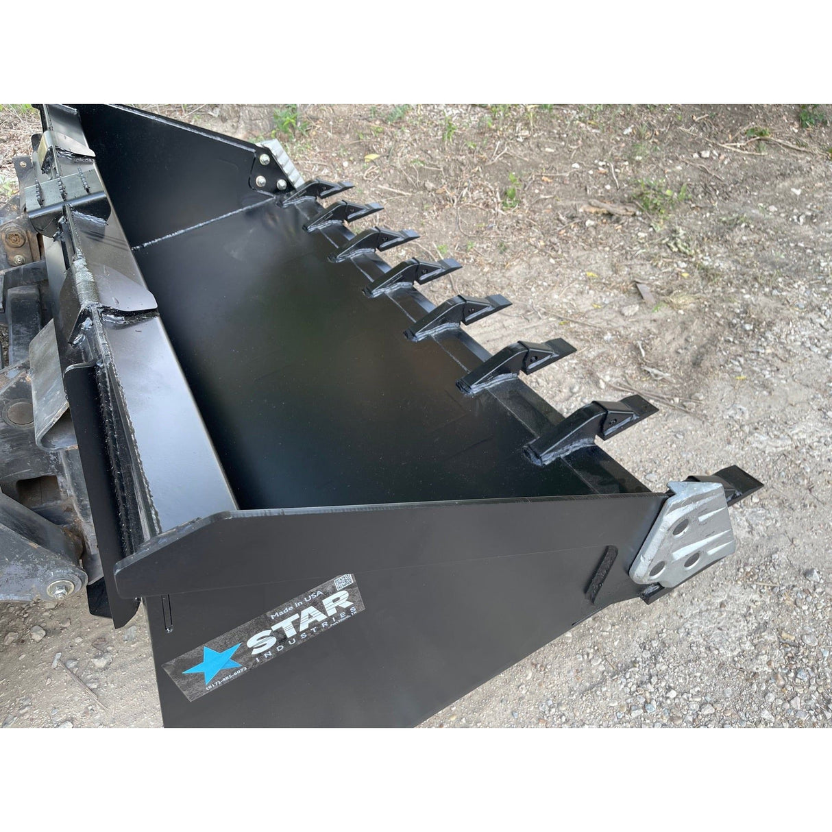 Star Industries 66" Heavy Duty Skid-Steer Bucket LP22A-66