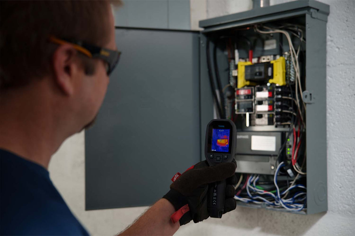 FLIR PV-KIT-2 - Pro Solar Kit with Clamp, Irradiance Meter, Panel Tester and IR Camera