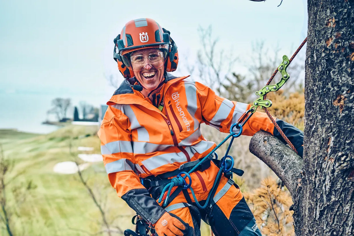 Husqvarna T542i XP Top-Handle Battery Chainsaw Kit